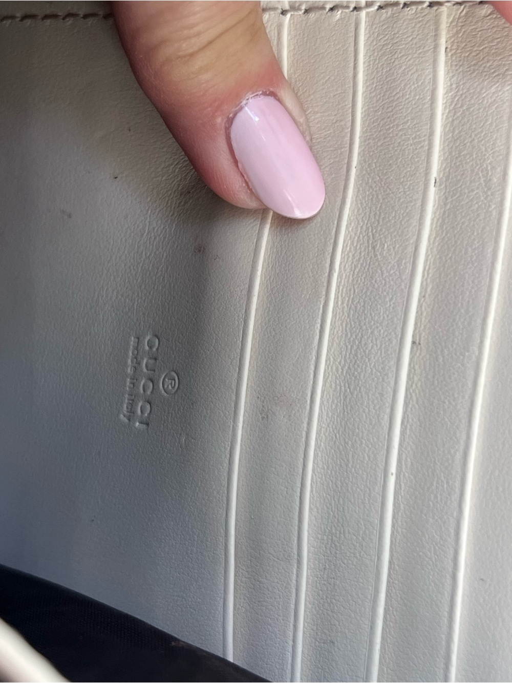 Gucci Marmont Small Matelassé Leather Shoulder Bag in Off-White - Picture 9 of 17